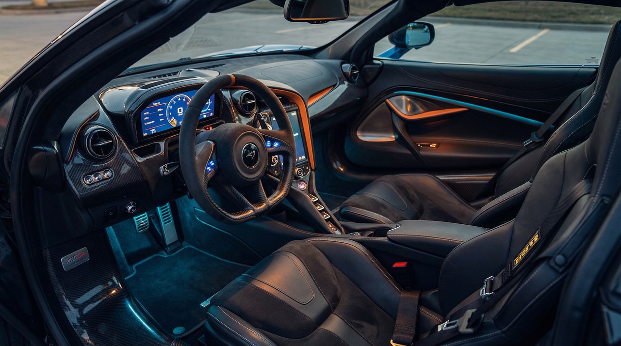 小马拉大车汽车内饰改装视频